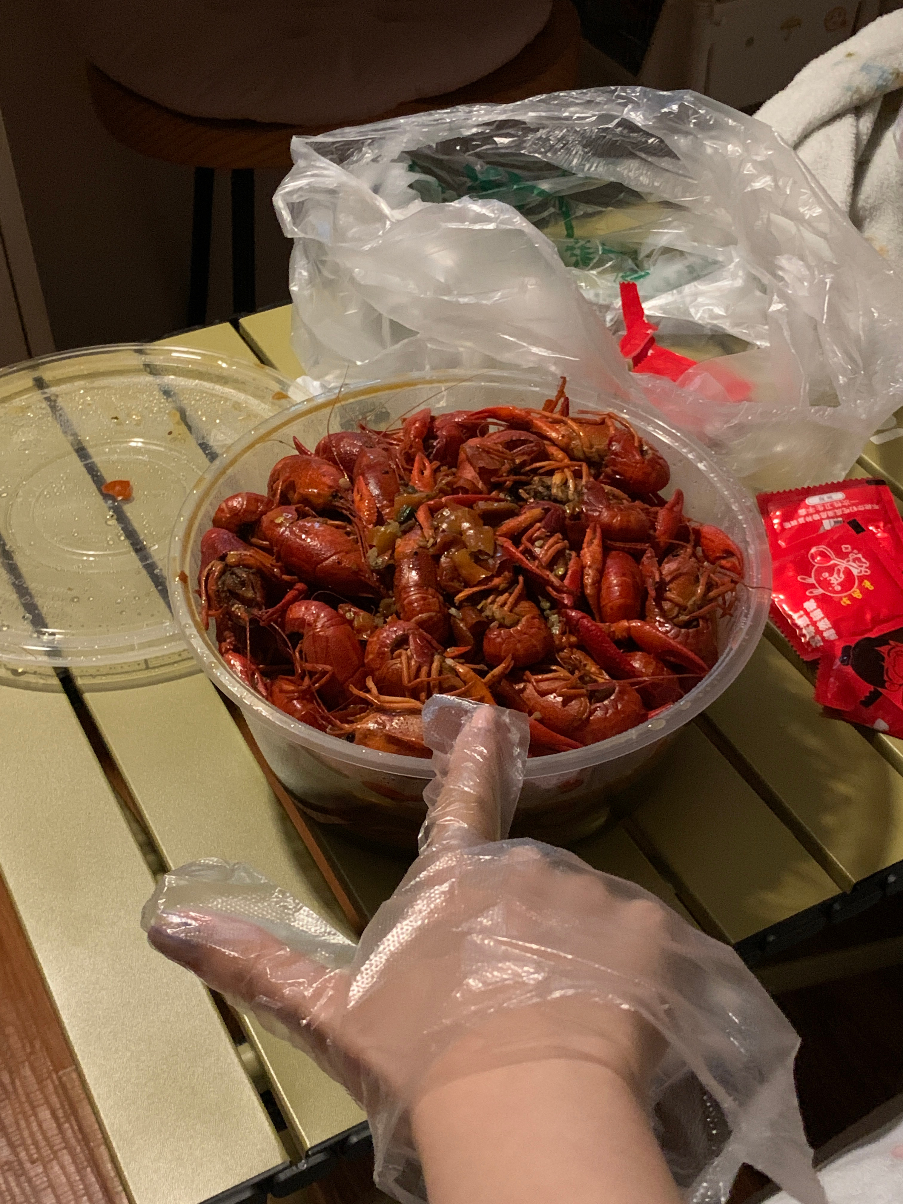 完了 误吞了一盆小龙虾 ​​​