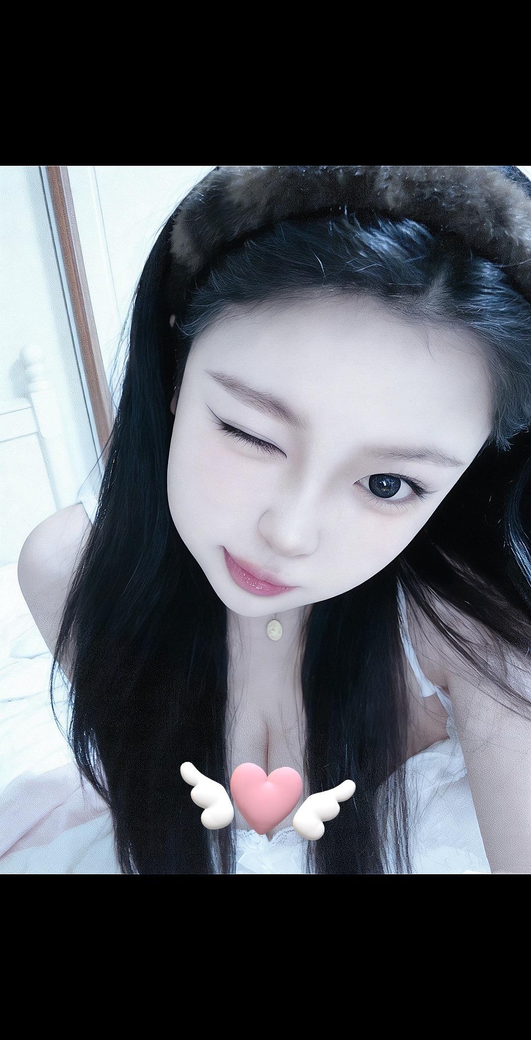 以前觉得难吃的蔬菜 苦涩的咖啡 无聊的独处 现在都喜欢