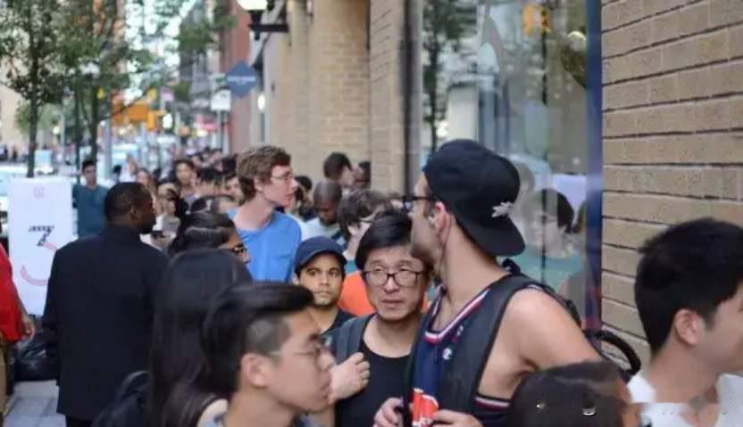 大家发现了吗？老外们越来越喜欢在中国干同一件事，外媒已经率先发现了。

上海淮海