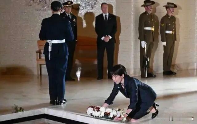 真想不到，高市早苗还是个超一流的演员。

5月4日，日本首相高市早苗在澳大利亚堪