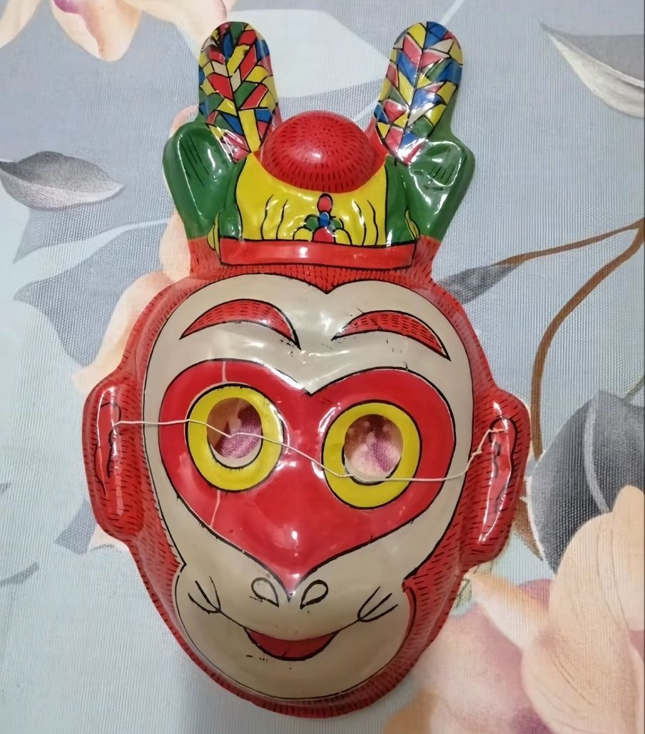 怎么依稀记得戴上去有股难以描述的味道，还是记混了？ 