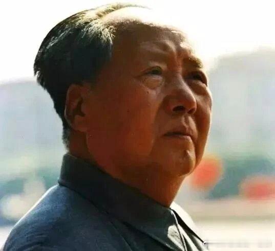 【伟人严防思想蜕变，乃坚守正道之初心 】    熟悉党史国史的人都知道，伟人晚年