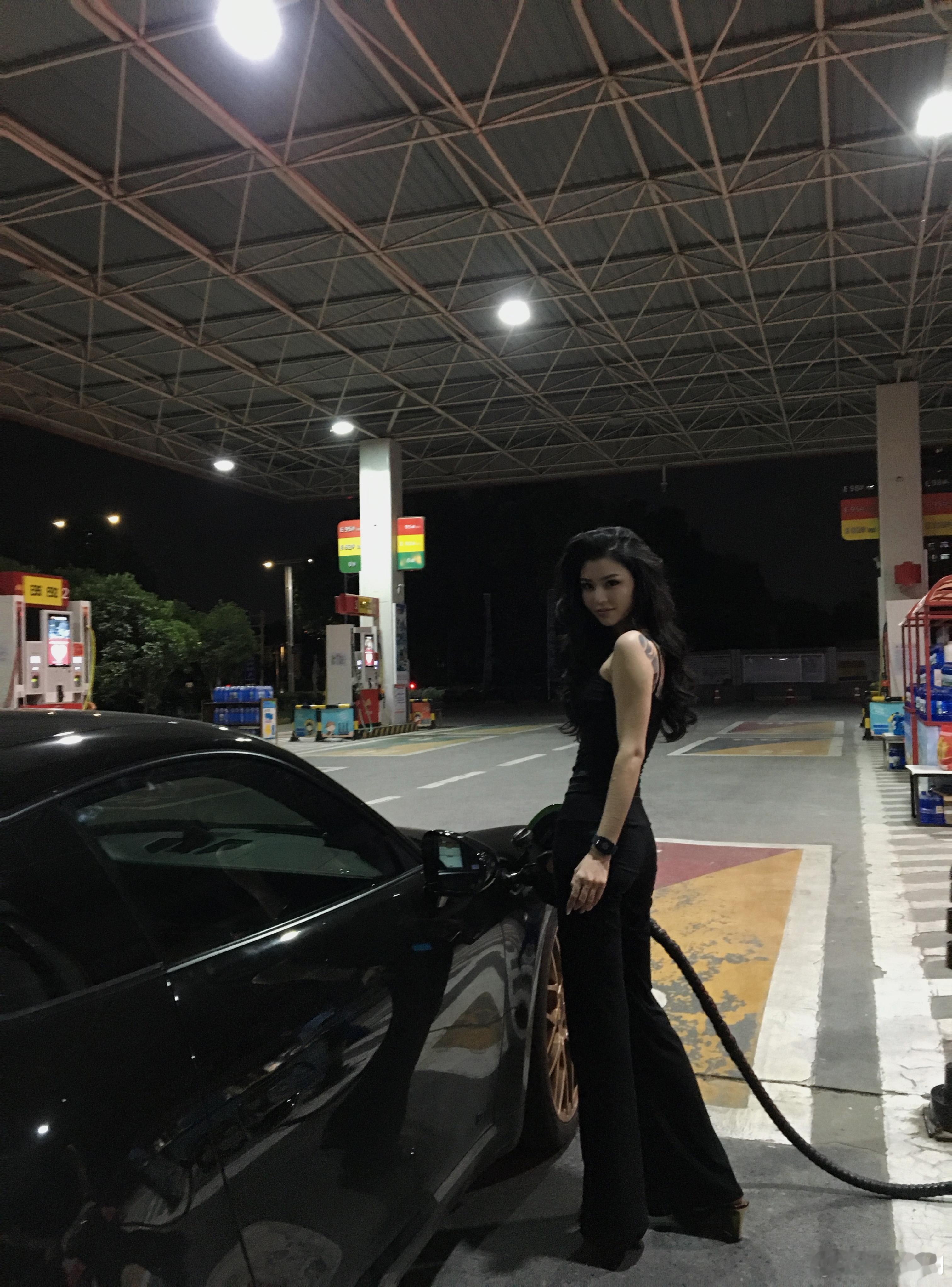 做一个很屌的女人是我的信仰 