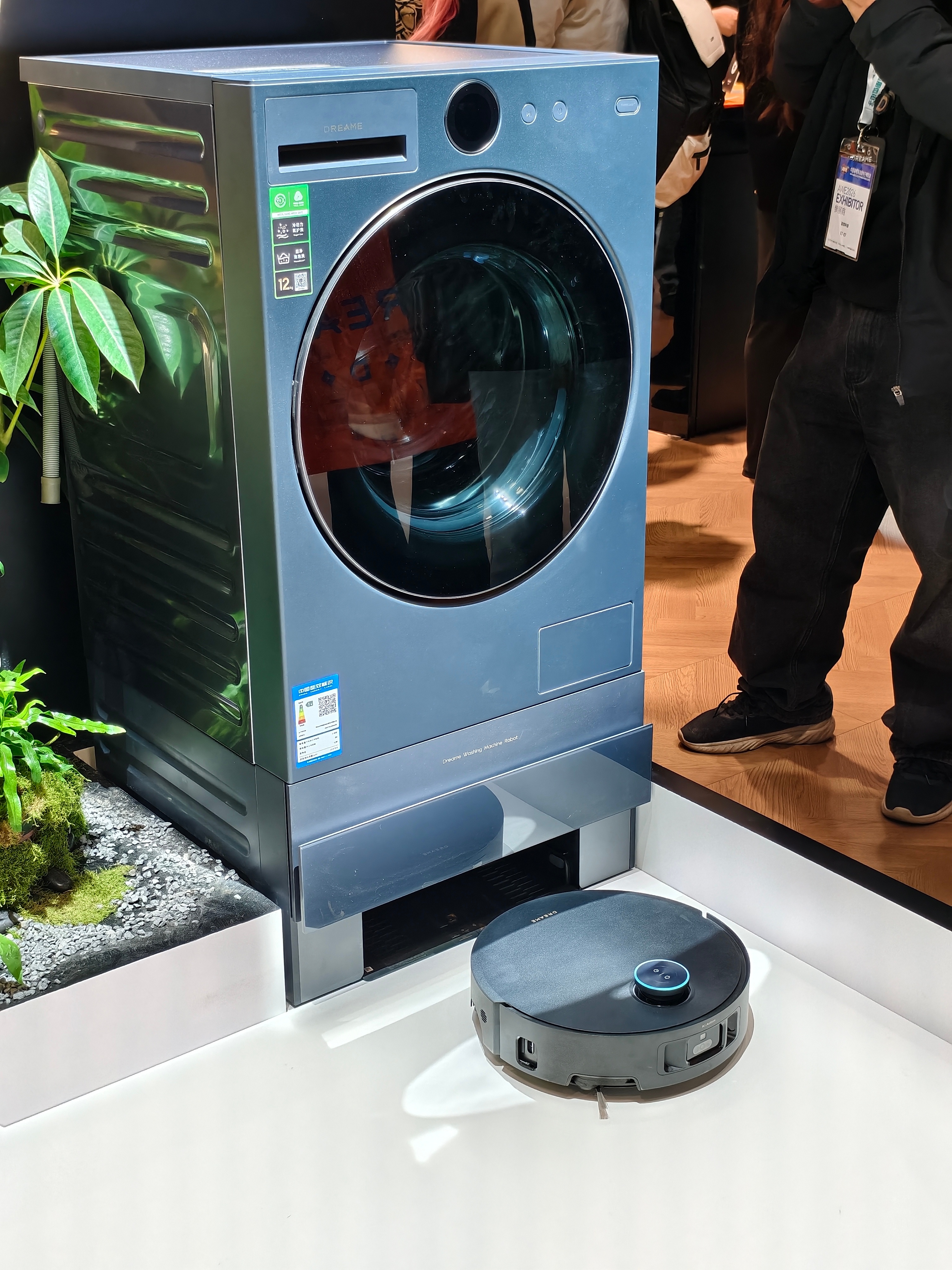 闪现上海AWE，逛追觅展馆真是刷新我的认知了，我以为追觅只造家电，没想到现场跑车