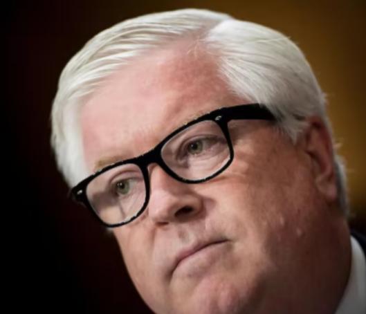 日本全网彻底炸了，美国驻日大使开完会直接对着媒体放话，声称自己代表总统和大使馆，