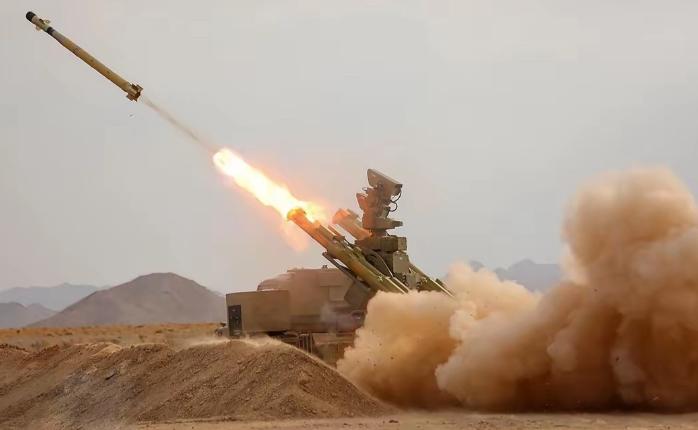 3月19日，被伊朗光电防空导弹锁定，并且打中的是美国空军F-35A隐身战斗机！伊