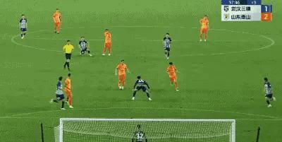 卧龙凤雏？一顿操作猛如虎，半路杀出个二百五，估计瓦科快崩溃了，对南通支云谢文能来