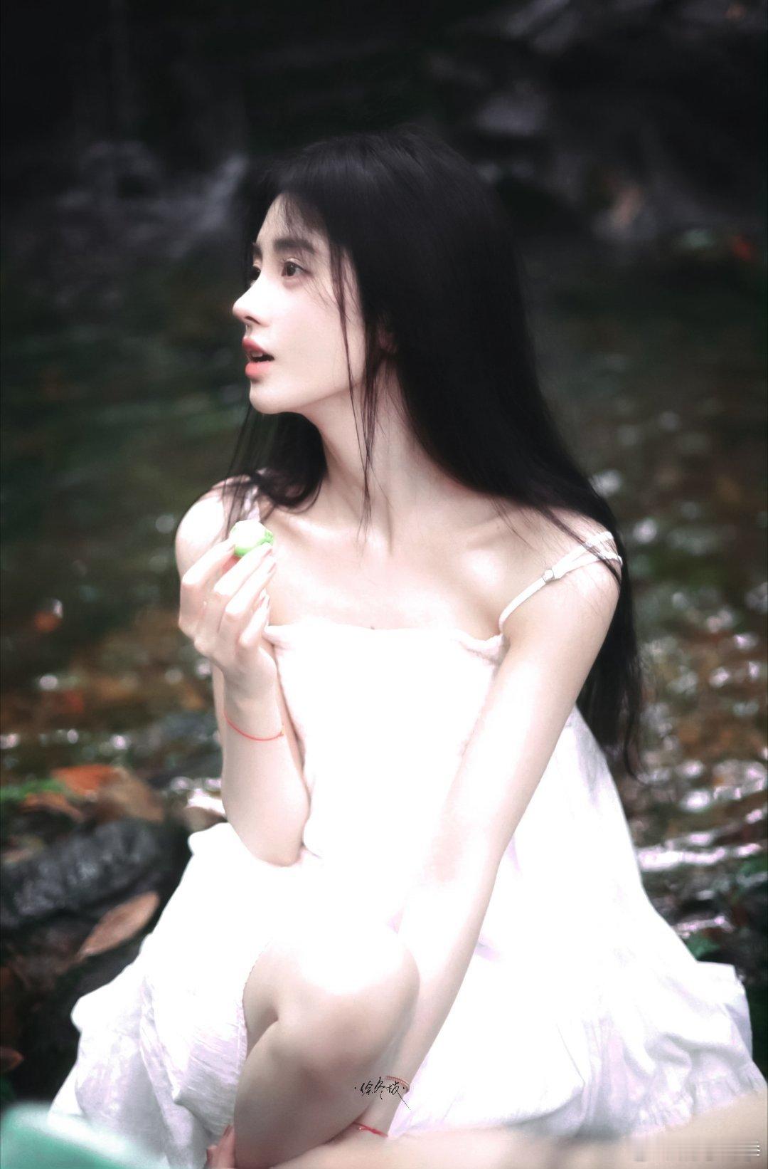 jjy鞠婧祎露芜衣 jjy鞠婧祎月鳞绮纪“生如蜉蝣渺小，盼能咏絮留痕”