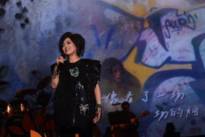歌手直播齐豫神女吟唱歌手2026一首大鱼经由齐豫演绎，离别不舍交织悠远意境，感染