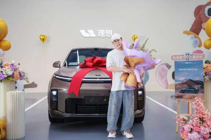 恭喜小沈阳喜提理想L9 Livis版，欢迎加入理想汽车大家庭！