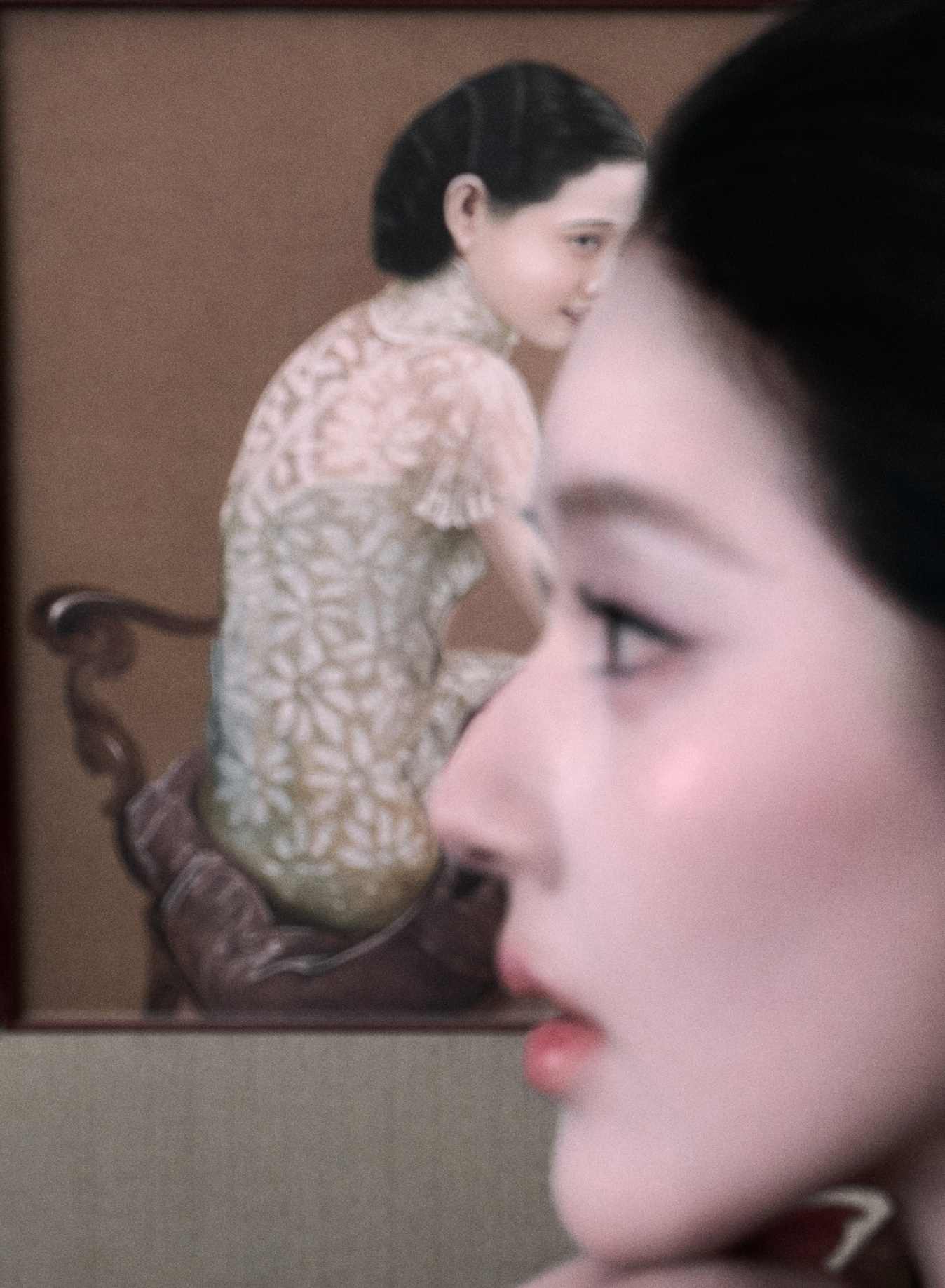 赵露思，上城士摄影：曾无 上城士9月赵露思封面 赵露思穿上了六十年前的旗袍