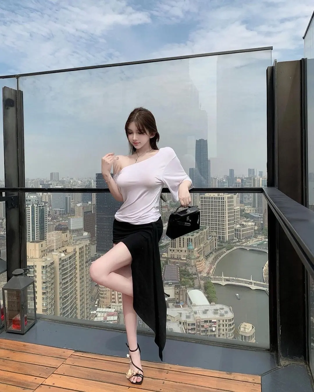 自己才是这细碎生活里唯一的光。