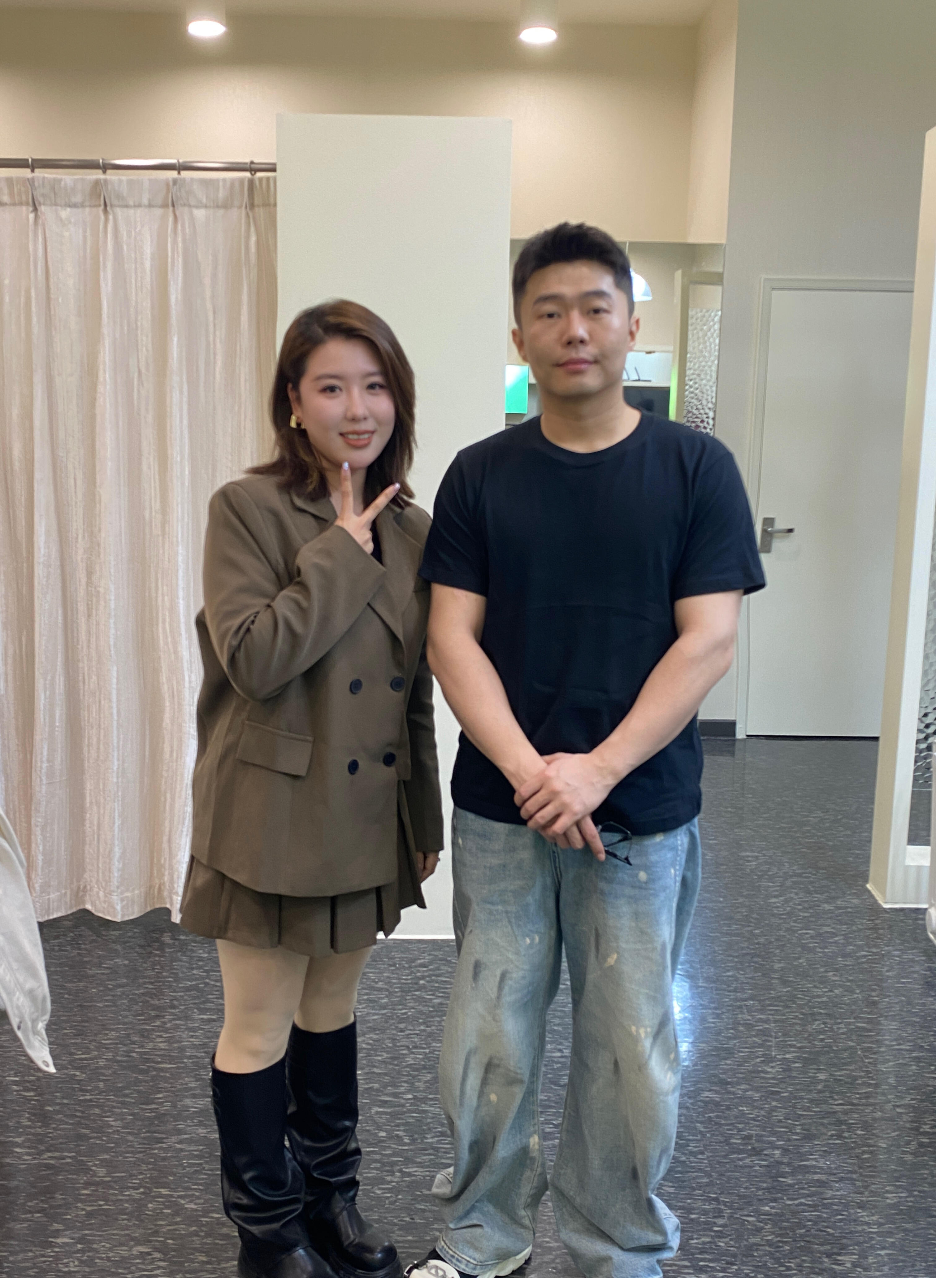 2026.04.11 大连专场 孟鹤堂周九良与化妆师合影超高评价:“人越优秀，越