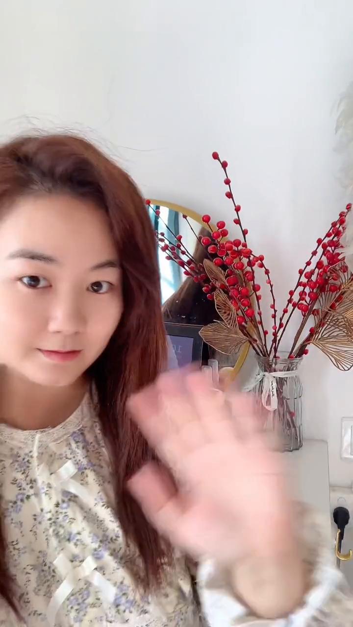 双十一战利品，让女孩一用就上瘾的神仙水。
大家好，分享我的双十一战利品回来。买大