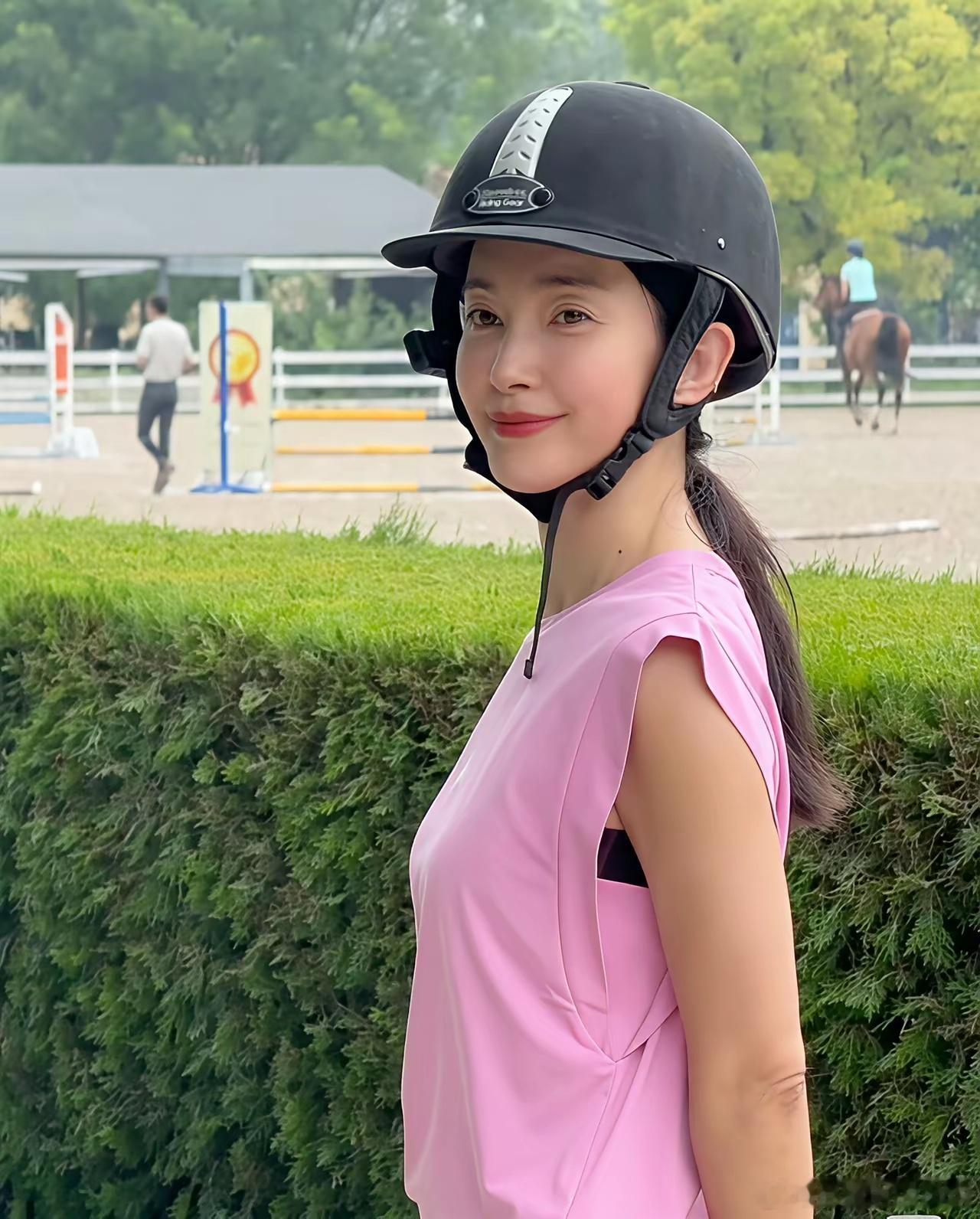 这是52岁李冰冰近照，这也太美了吧 ​​​