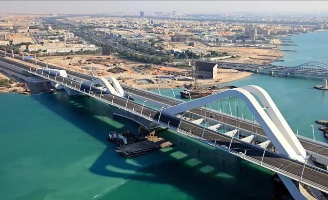 美以刚炸断伊朗B1大桥，德黑兰的报复就砸下来了！果不其然，伊朗直接甩出一份“死亡