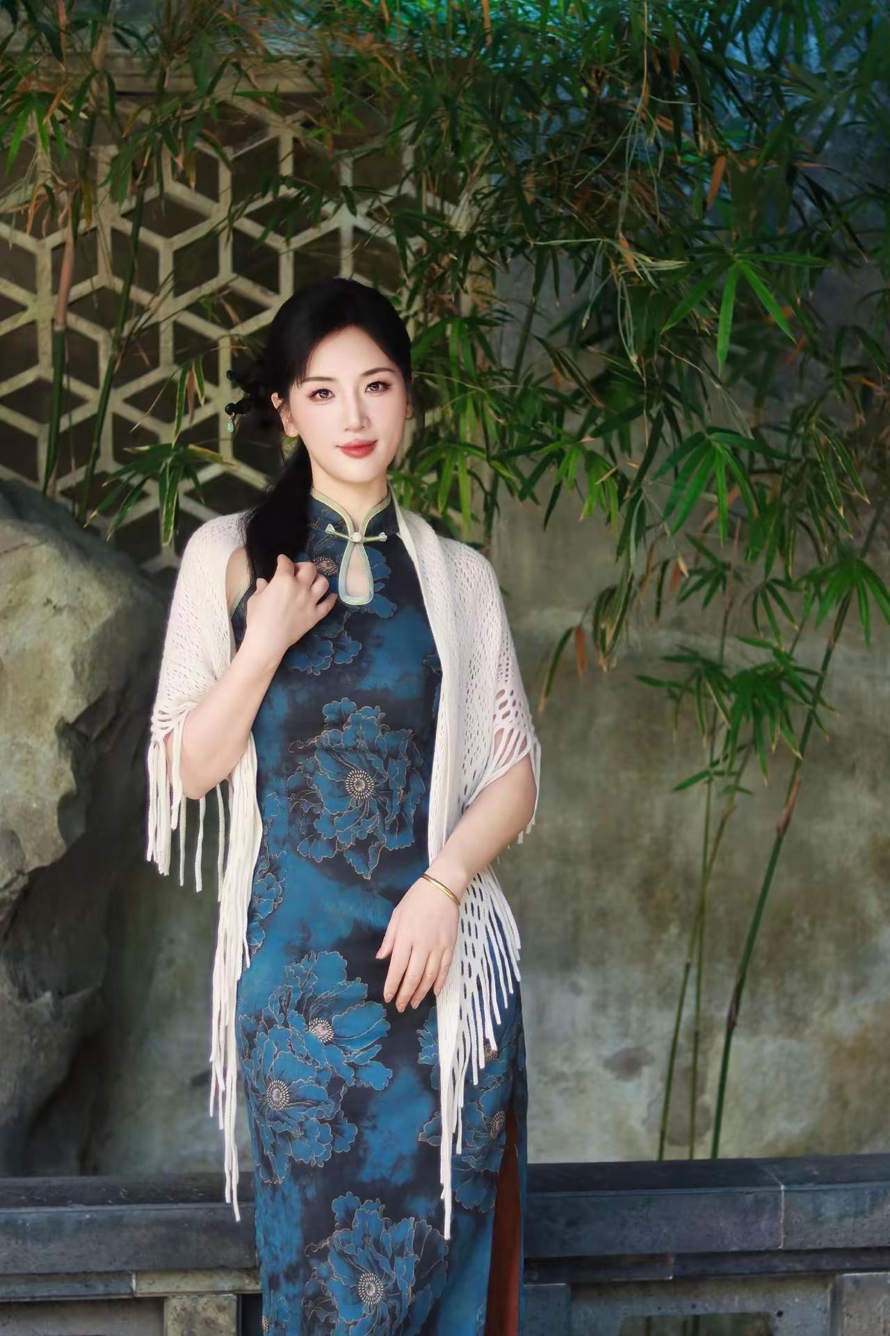 美丽有了深度，气质有了温度。