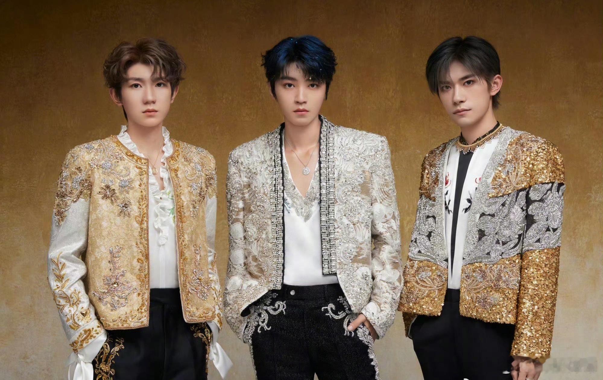 祝TFBOYS组合出道十三周年快乐 TFBOYS换置顶！看得出来TFBOYS真的