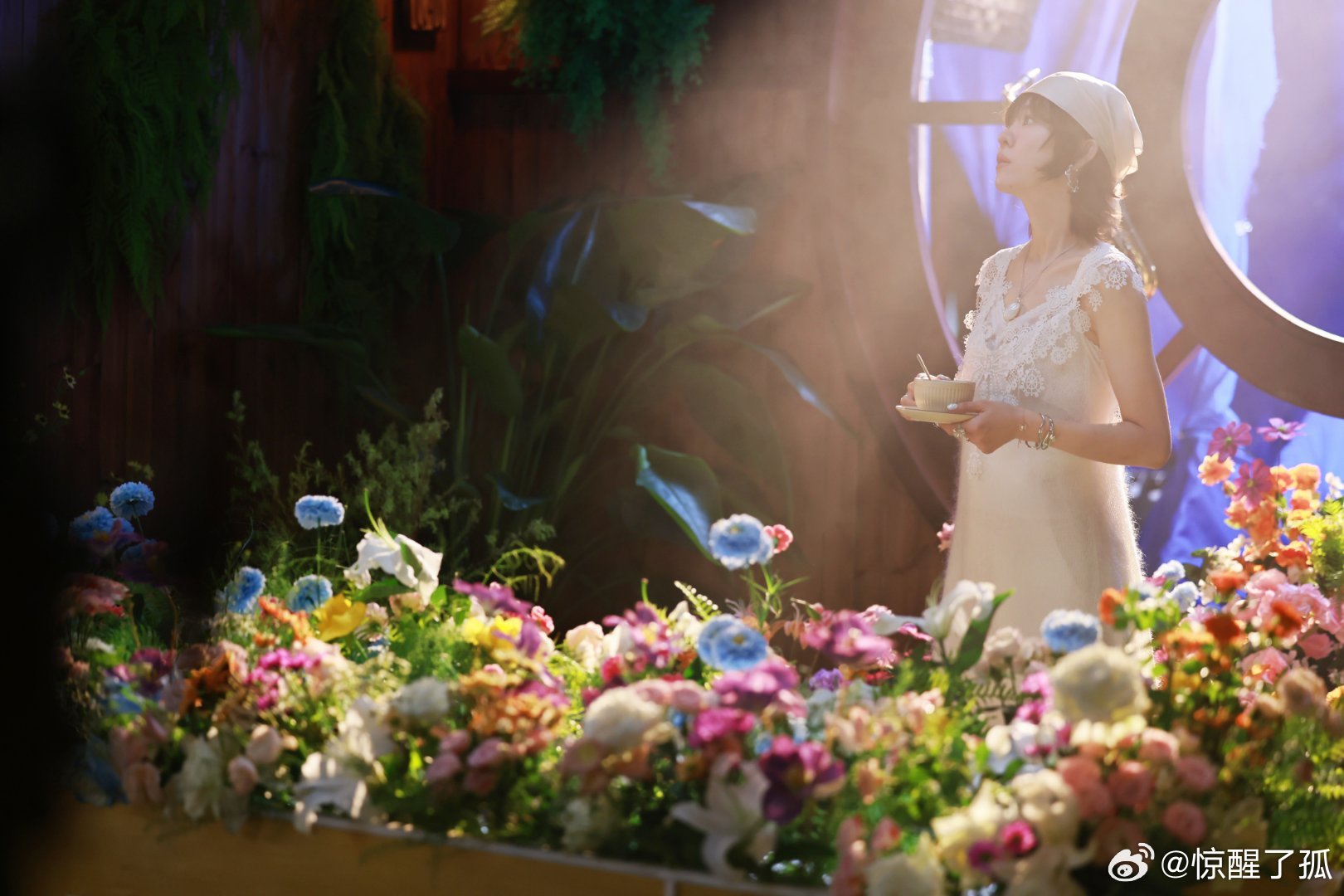 郁可唯是不是躲被窝背梗了郁可唯是把笑点焊在直播里了吧！怀疑她躲被窝背了一宿梗，笑