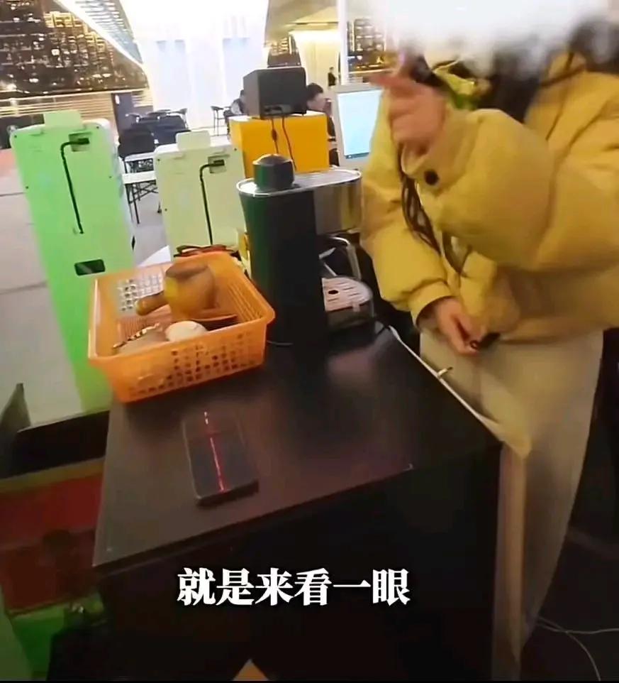 “看一眼就要50块？这维修师傅是不是太黑心了！”最近，有网友分享了自己遇到的维修