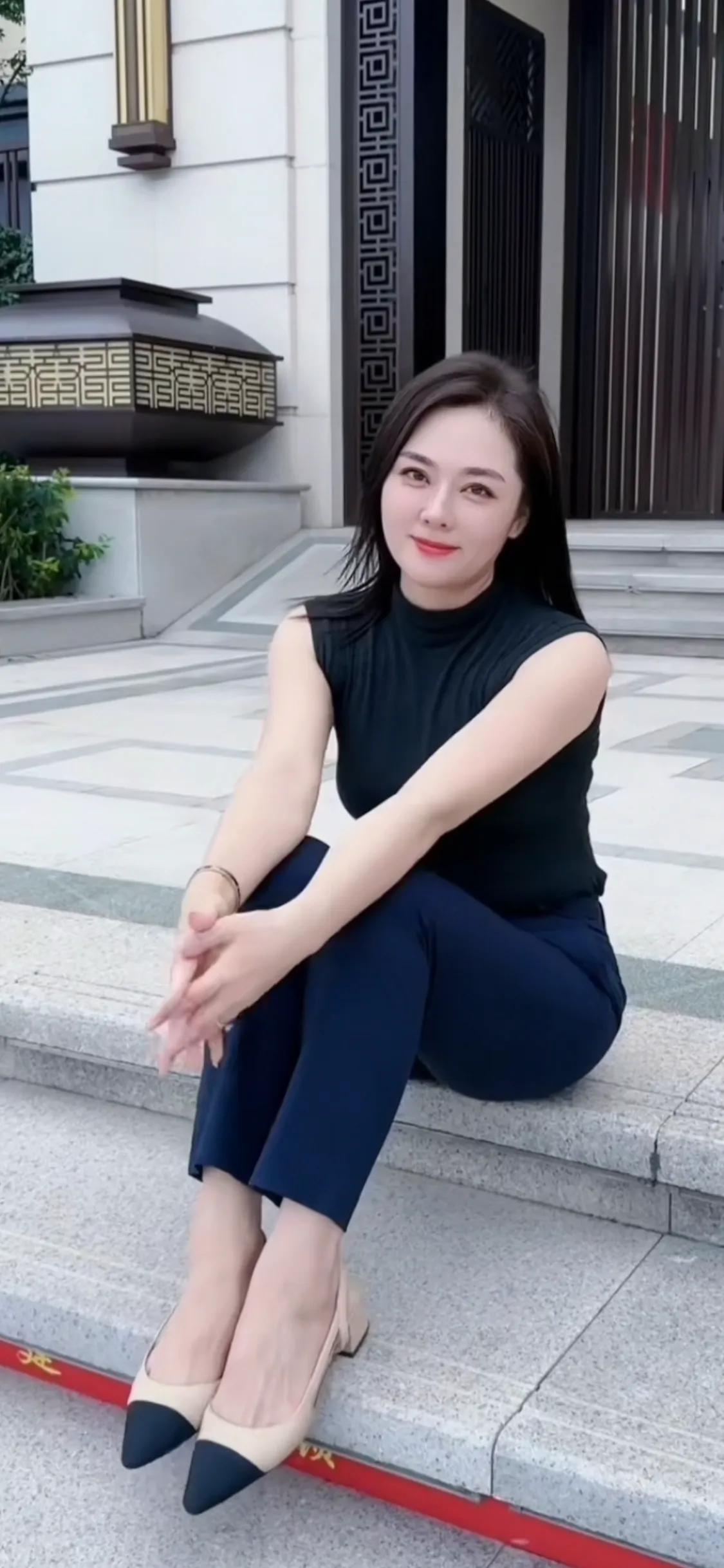 男人吧，酒后吐真言，假也三分田，其实我真的挺喜欢喝酒的男人，倘若什么也不喜好，那
