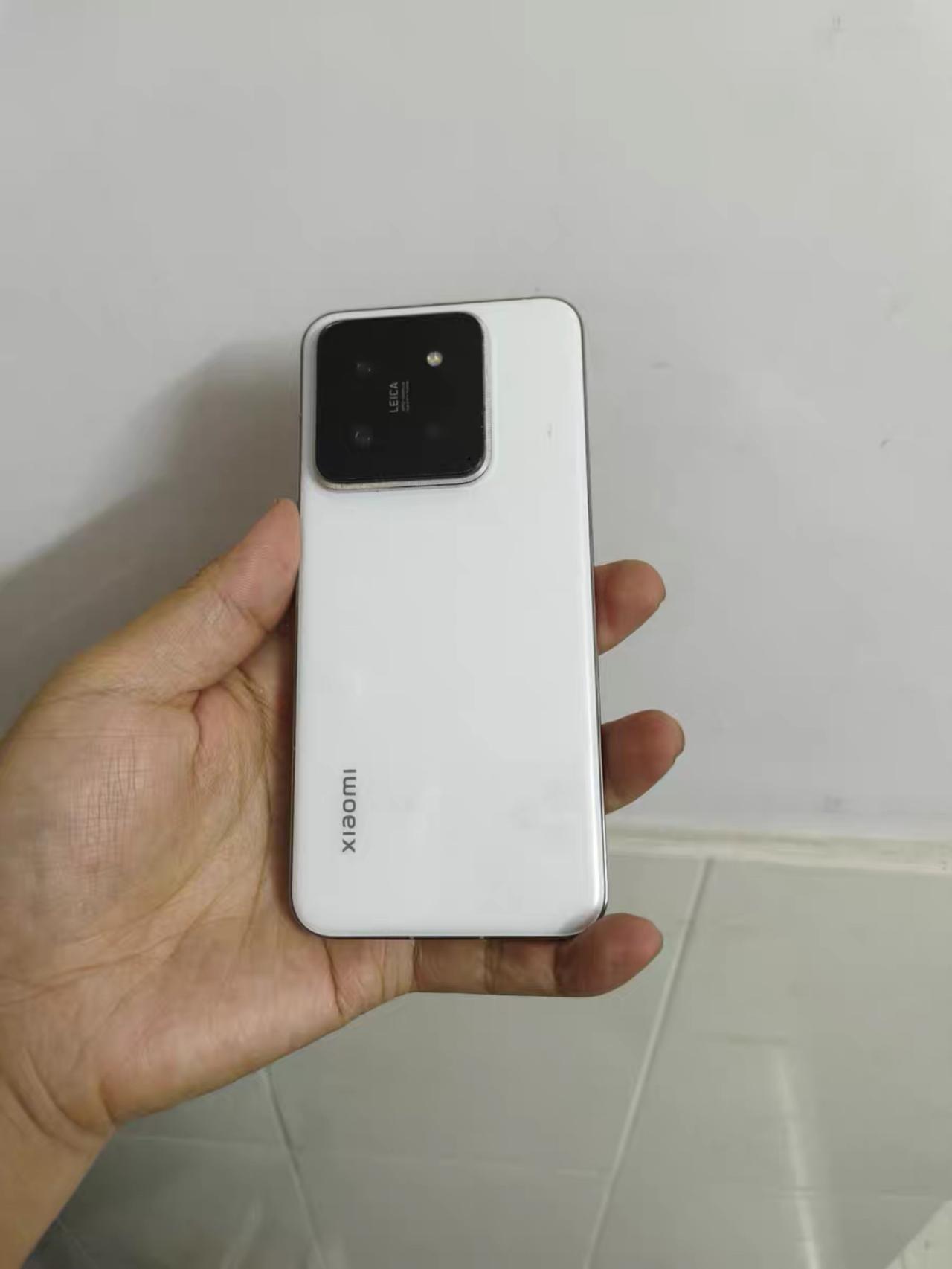 这都2026年了，不会还有人在用小米14吧？[笑哭]这台小屏经典，2026年日常