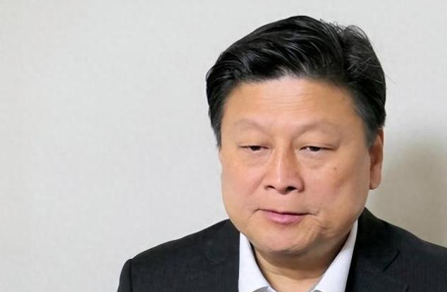终于装不下去了！傅崐萁这一倒戈，郑丽文直接全线崩盘！军购顺利通过后他那一脸灿烂笑