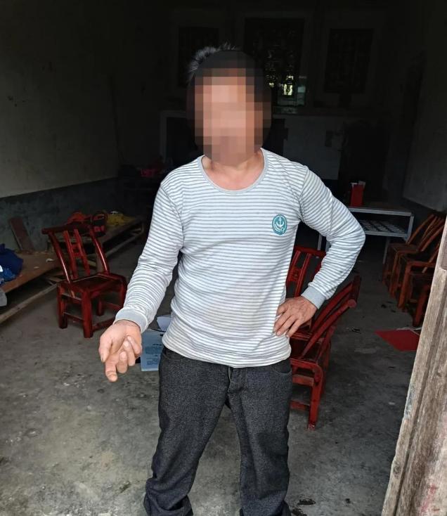 贵州，一女孩还不满16岁，被亲爹和舅舅谎称去湖南喝喜酒，结果是把她嫁给了大18岁