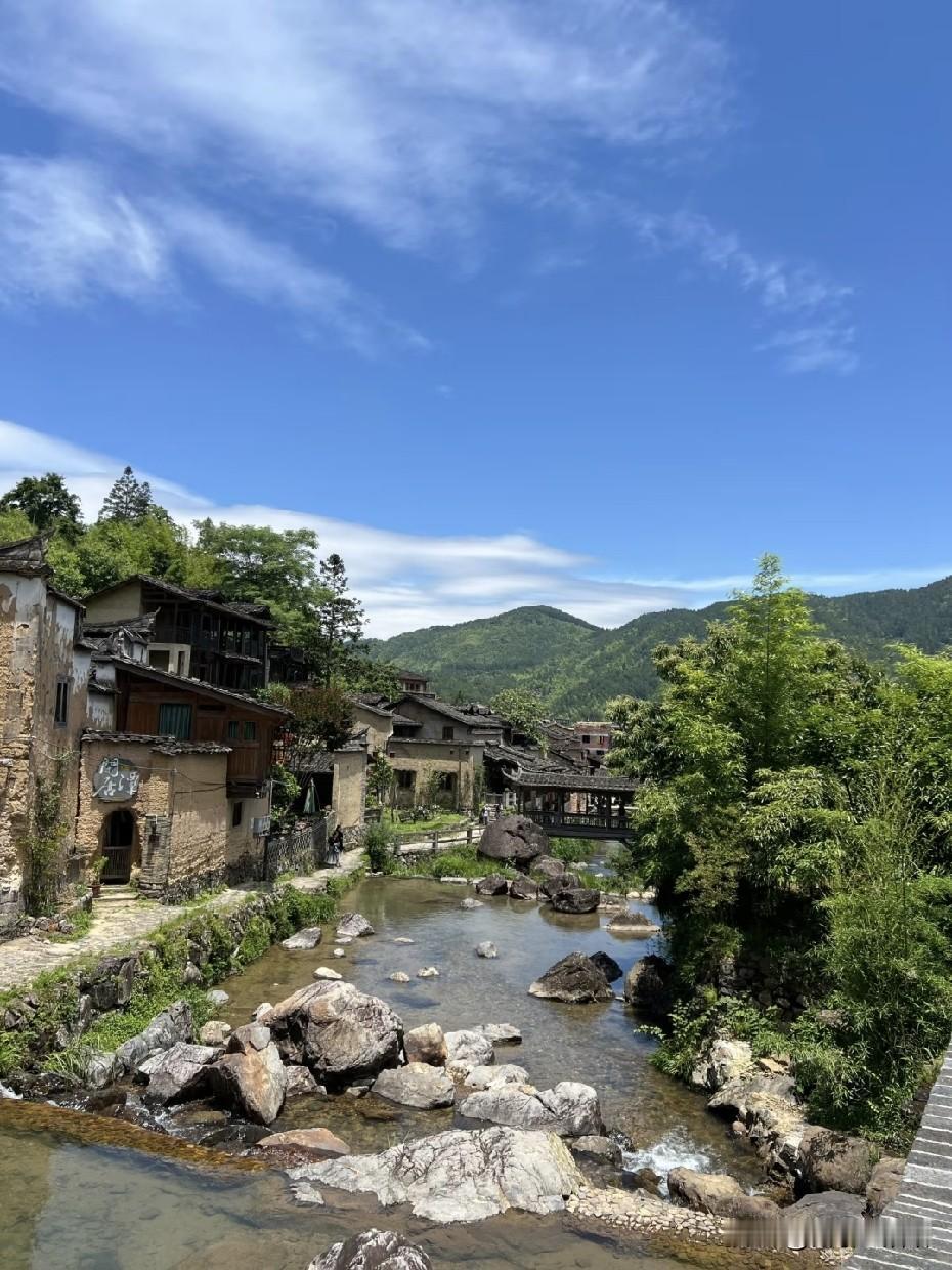 什么是人性？
 
1. 落魄时身边人烟稀少，富贵后亲朋蜂拥而至，多数人情真的只依