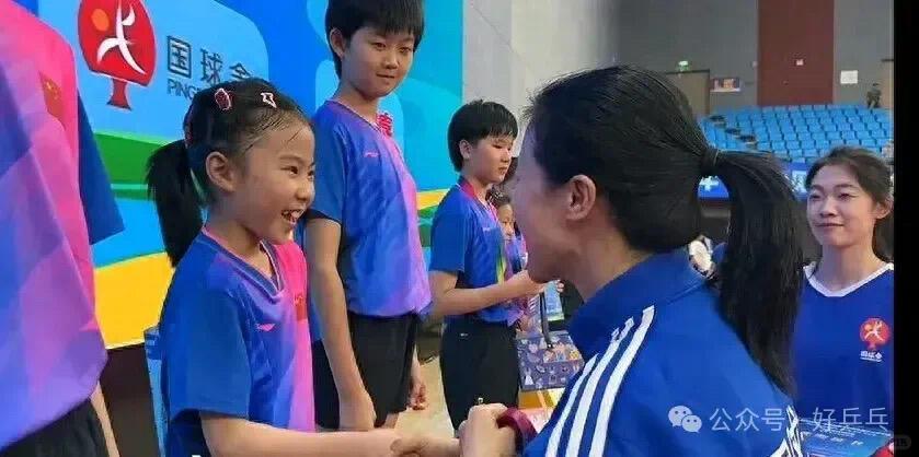 笑笑与楠总斗智斗勇的趣事
 
笑笑机灵跳脱，楠总沉稳强势，两人日常就是职场版相爱