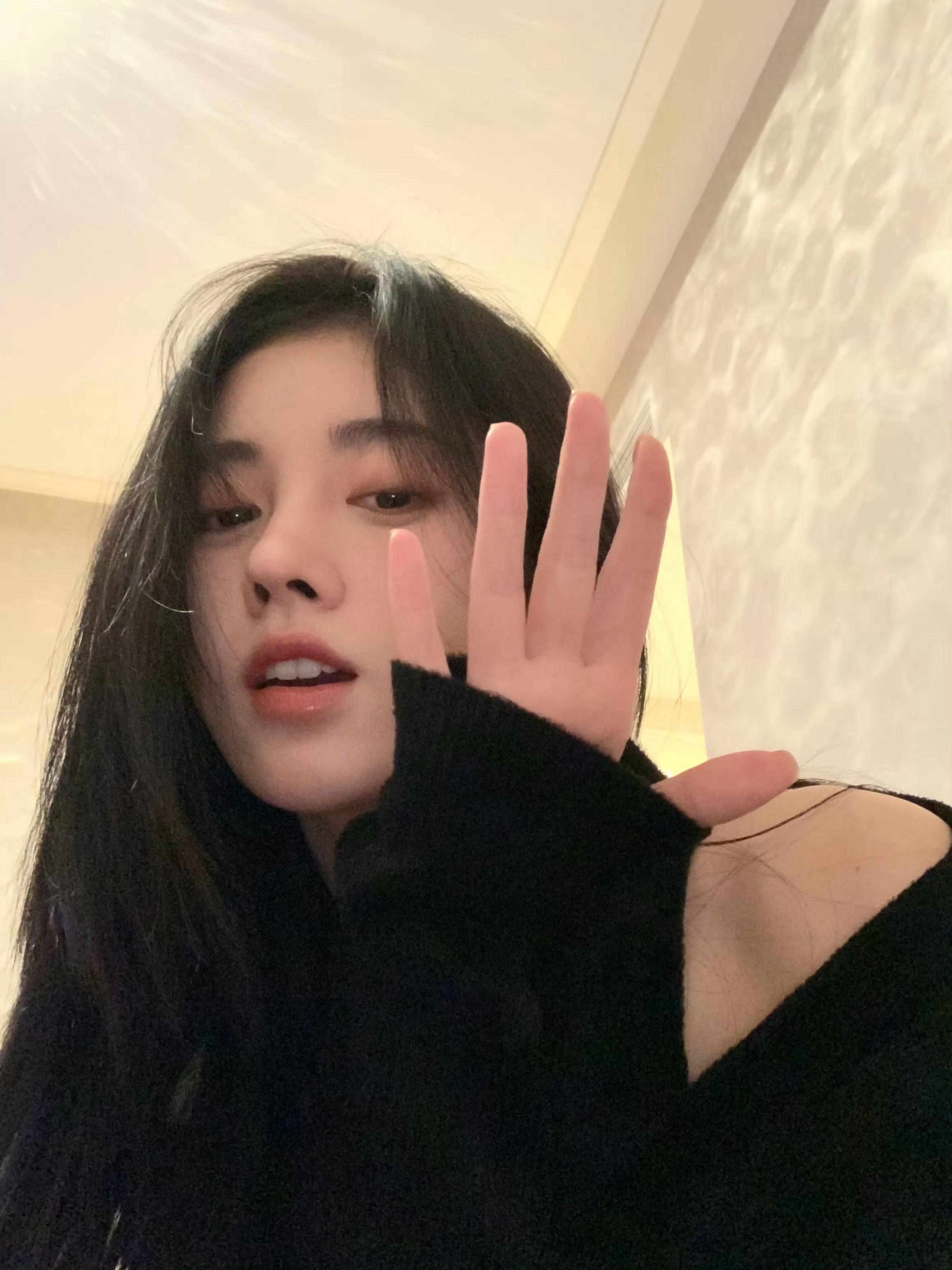 如果冬天有绝笔 我认为是我们共睹的那场雪。鞠婧祎