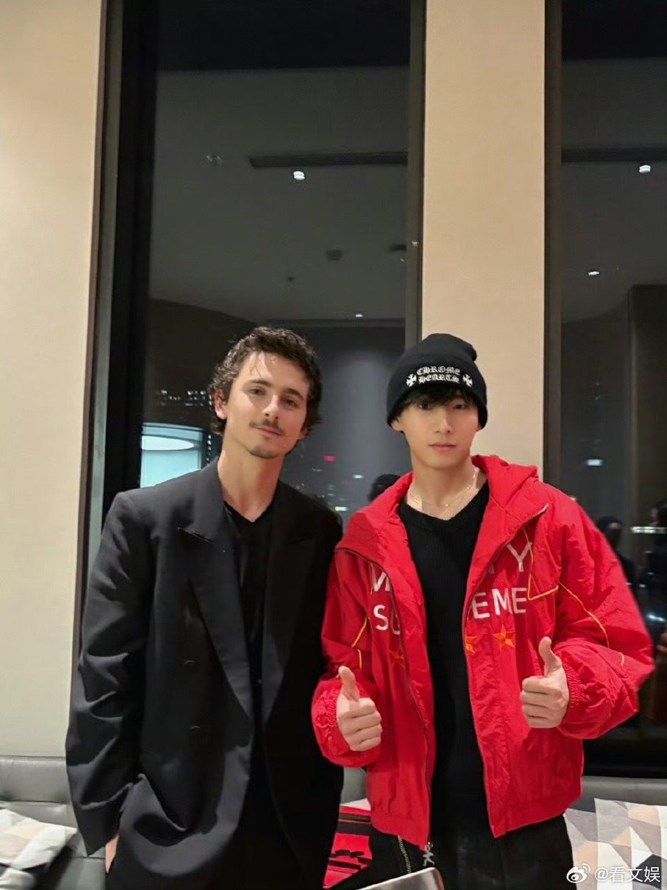 就这样被姚琛秀到了甜茶听到姚琛新歌也在嗨梦幻联动到了啊！ 