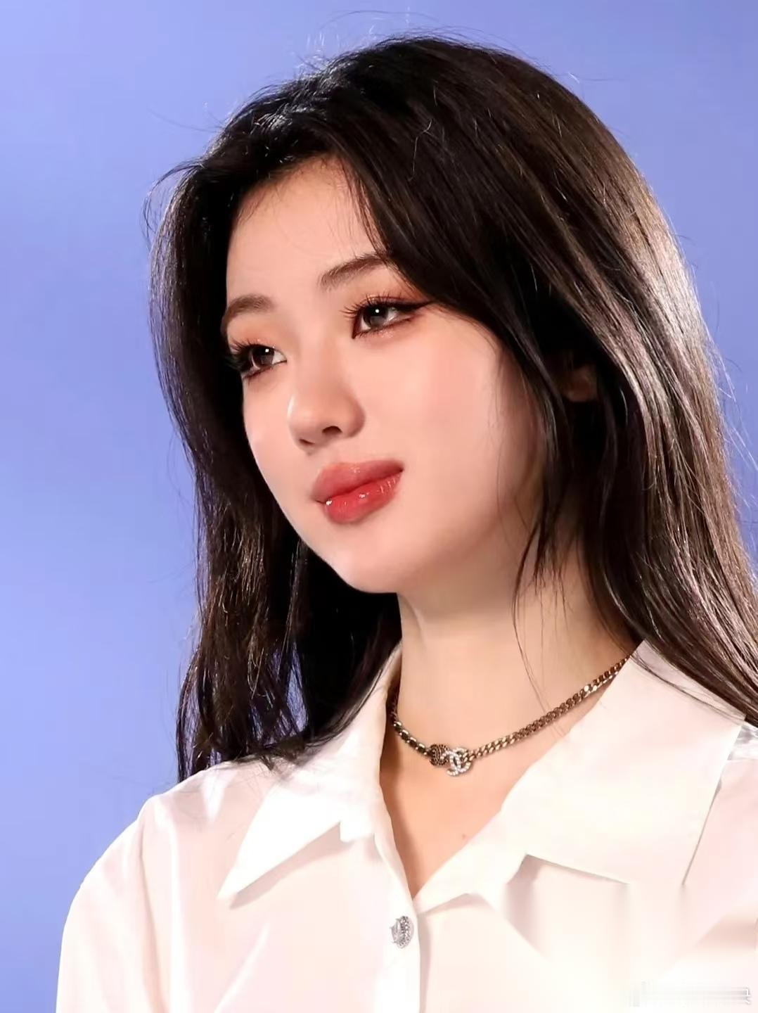 单依纯，引发热议 这次又是演唱会的事 这次不是有人说她抄袭，是她 在演唱会上致谢
