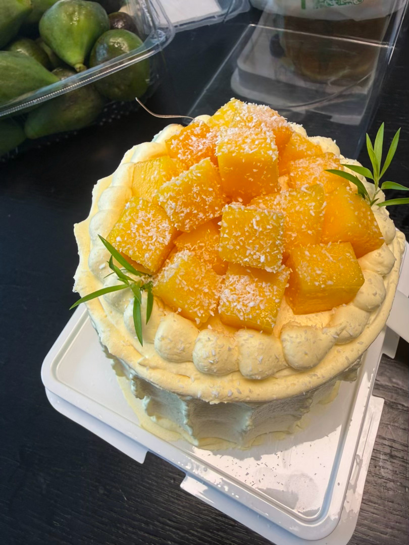 我说我想吃小蛋糕一定是男朋友给我买好吃我就开开心心的吃不好吃就赖他