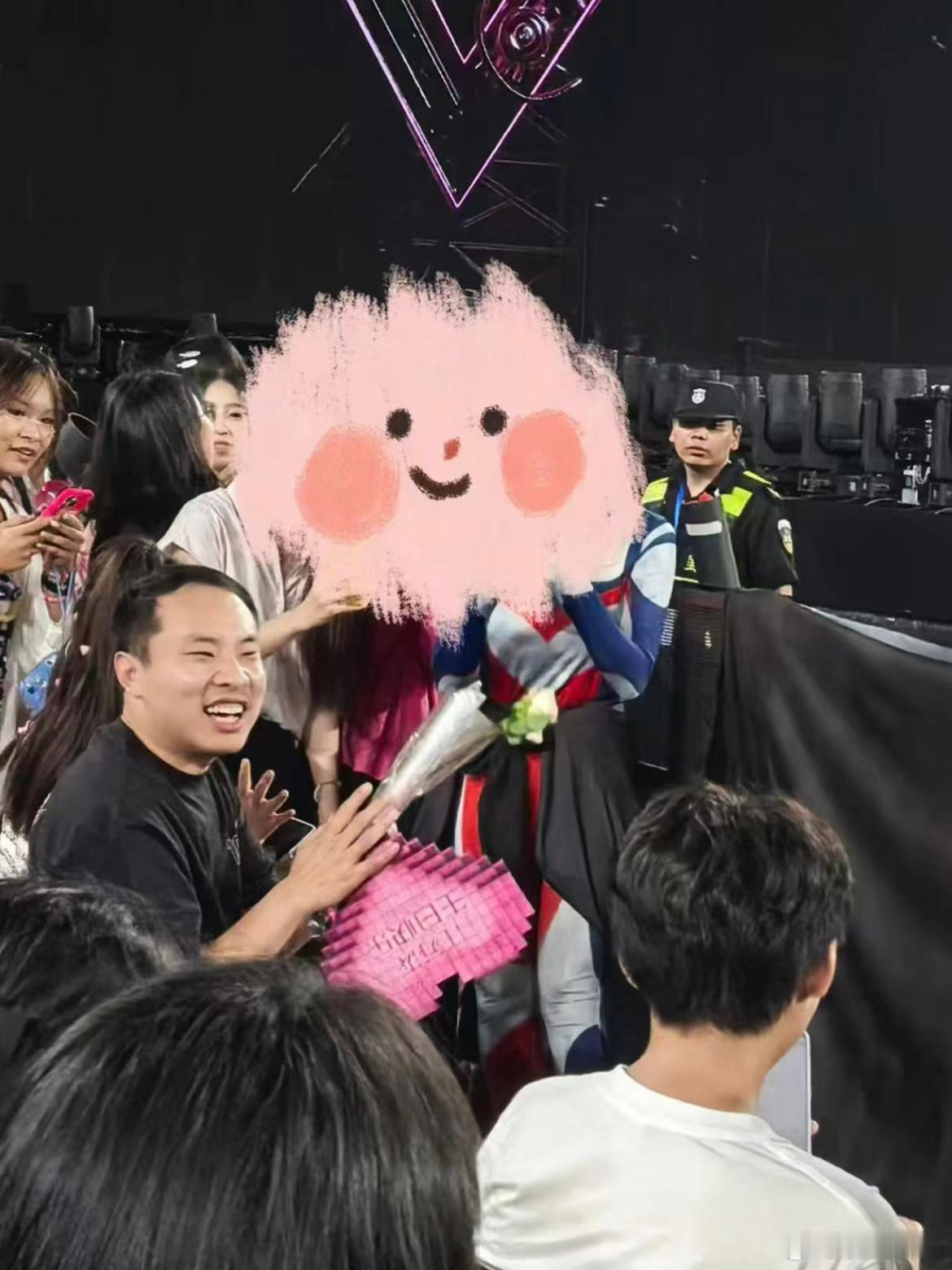 徐志胜也去看哥哥啦！“哥哥生日快乐！” “谢谢妹妹”谁懂[苦涩] ​​​