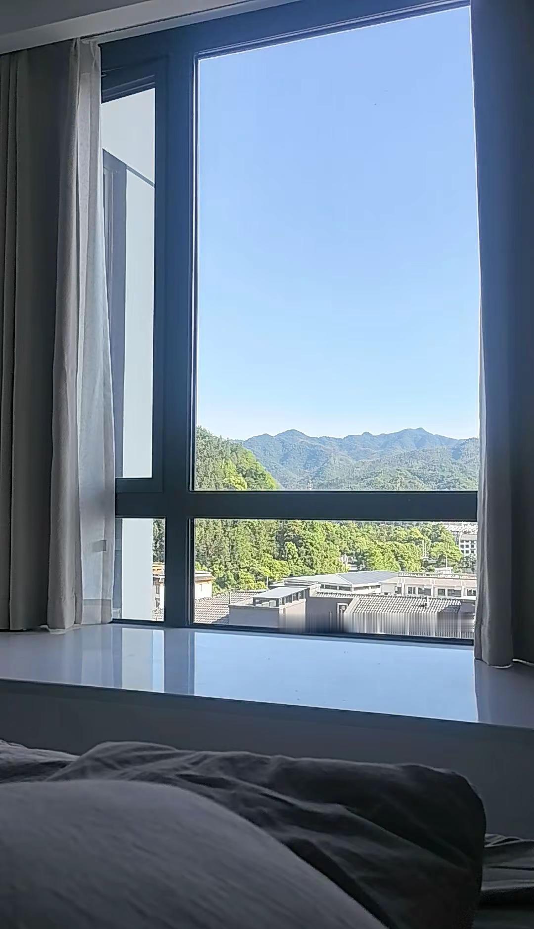 假期最舒服的状态，莫过于踏踏实实睡个悠长午觉，慢悠悠，懒洋洋，人间万般皆安然