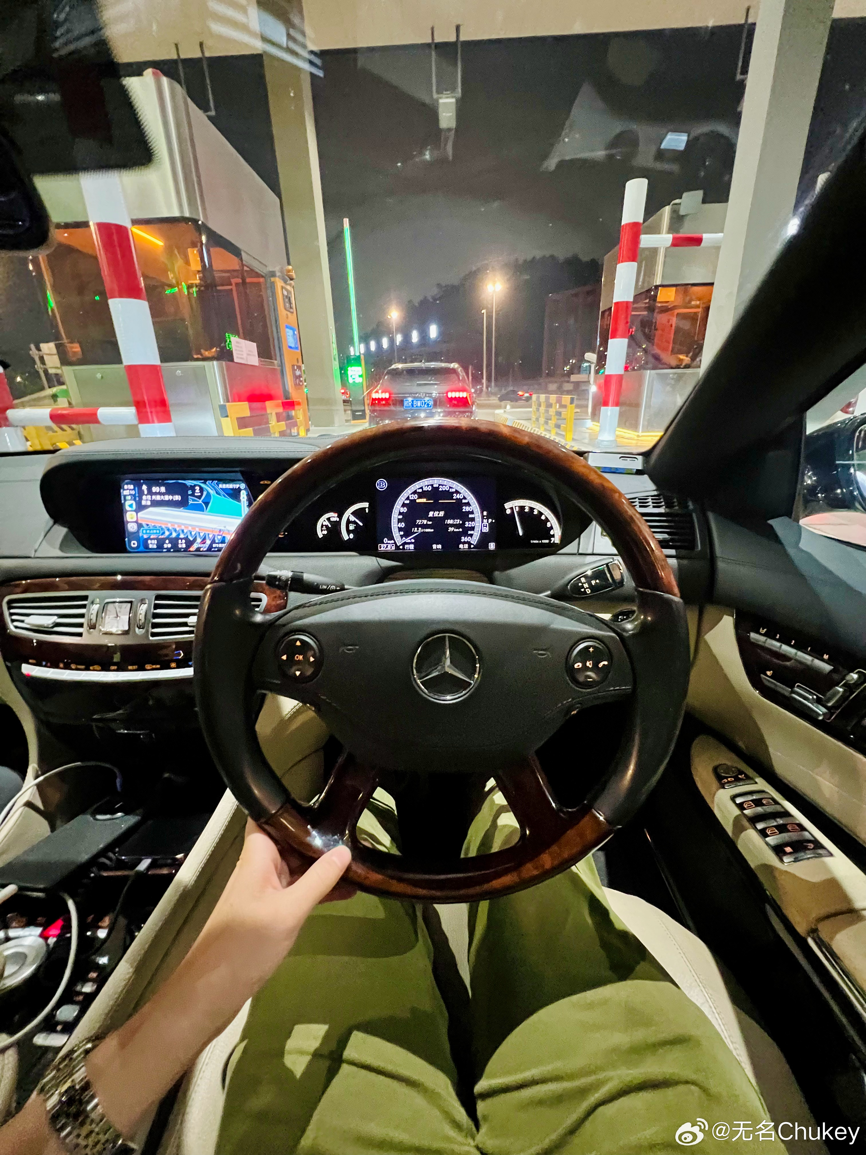 今天开的车有点特别，这个内饰真的太漂亮了，熟悉又陌生的感觉，真好 广州·广州大学