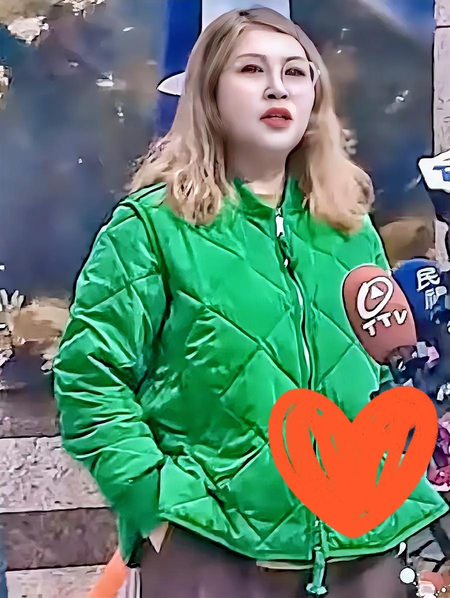 国民党彻底炸锅！
陆配出身的中常委当场退党，把郑丽文怼到哑口无言，场面燃到失控，