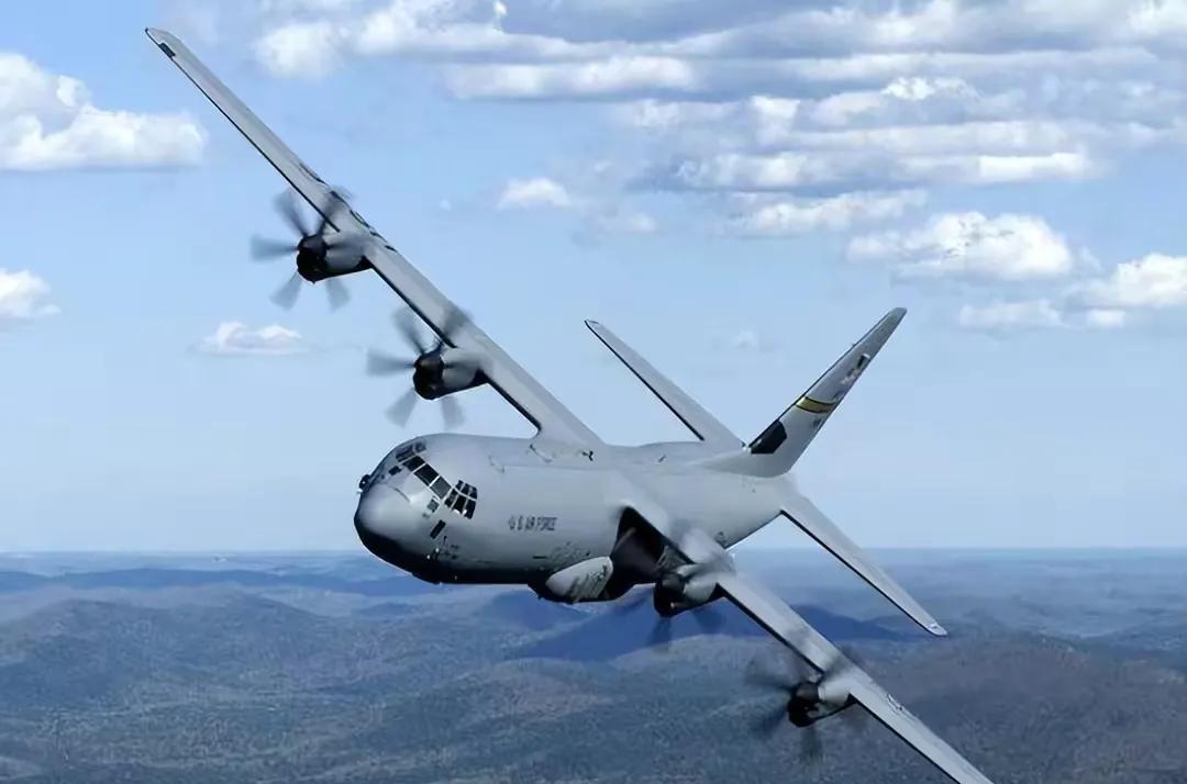 1992年4月24日，一架由美军C-130H侦察机擅自闯入秘鲁领空，美军原本以为