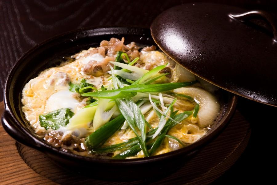 石狩锅（北海道味噌奶香锅）

配料：
味噌汤底：1000ml 
出汁：800ml