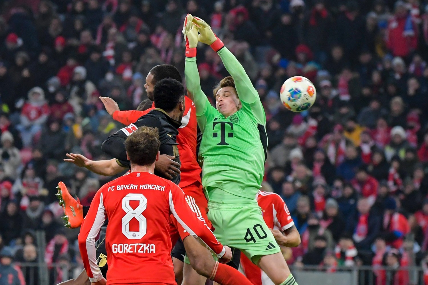 塔谈乌尔比希对阵奥格斯堡的失误：“作为一名后卫，我可能对每一个失球都负有一定责任