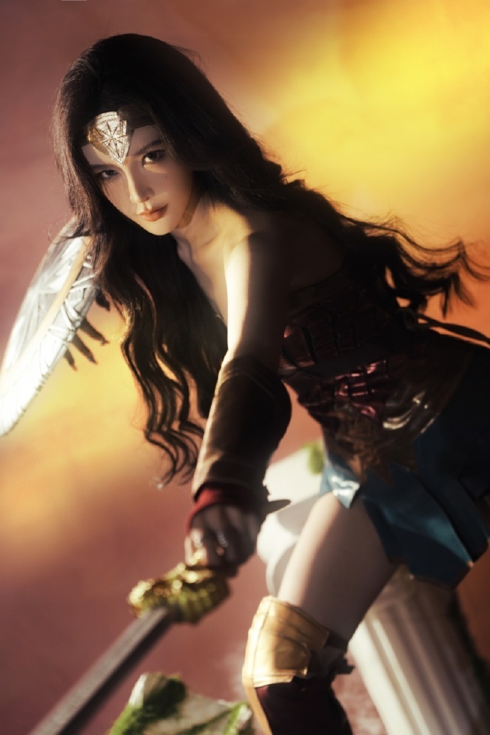 戴燕妮你认真的吗 戴燕妮你究竟还有多少惊喜是我不知道的！神奇女侠cos气场全开，