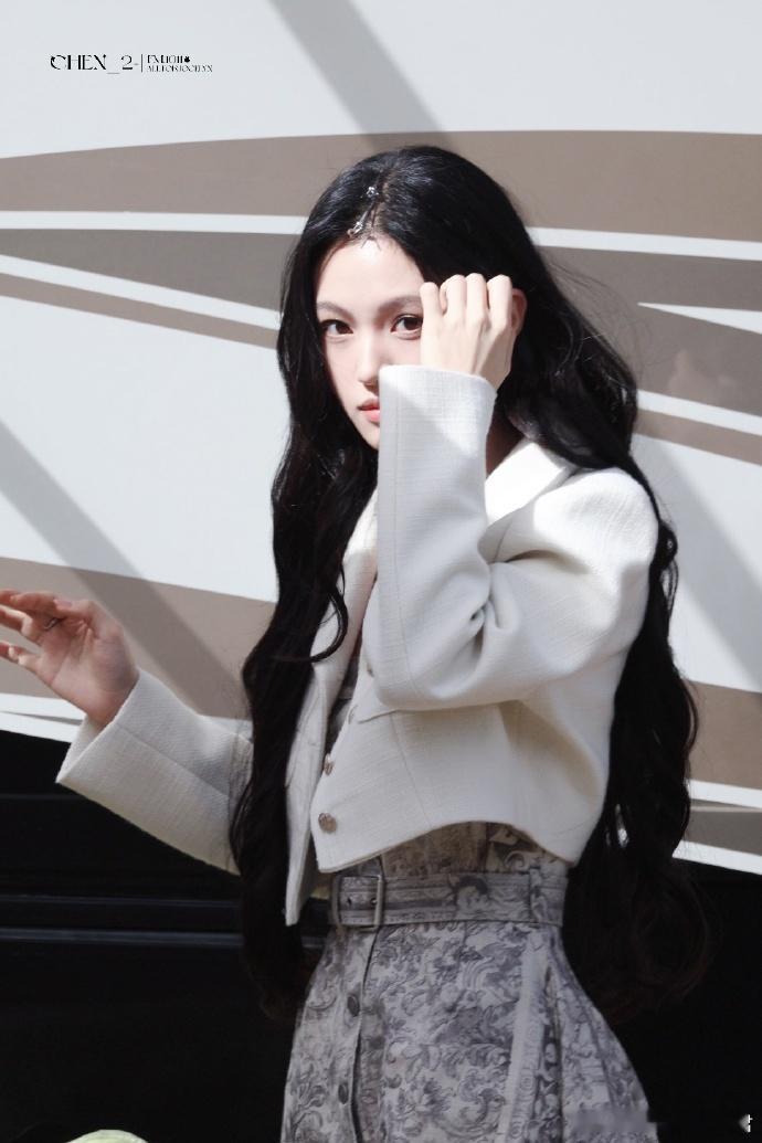 沈羽洁不二之臣路透 又被沈羽洁路透美到了！《不二之臣》片场她仿佛从小说里走出来的