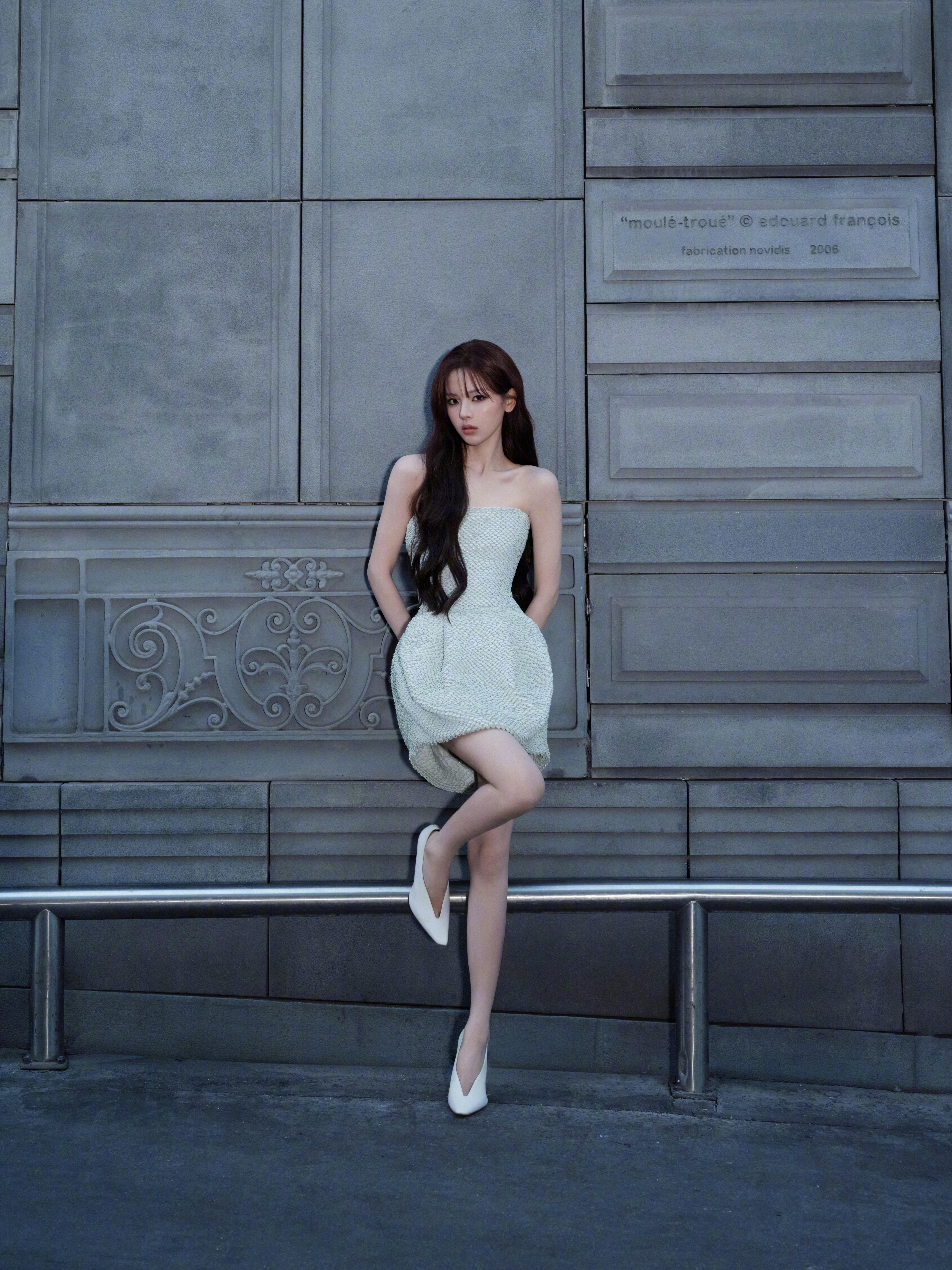 #早安咪语##陈飞宇杨超越大秀同框#这精致立体的五官，优越出众的身材，的美自带绝