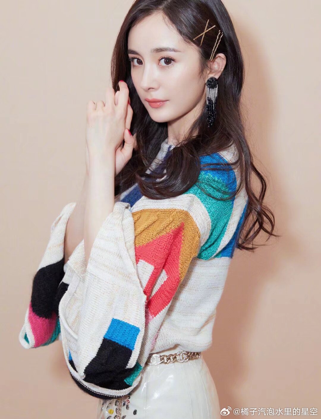 杨幂  🦊杨幂小野和子全球品牌代言人 我们一起经历磨难，把彼此的痛相互传染。然