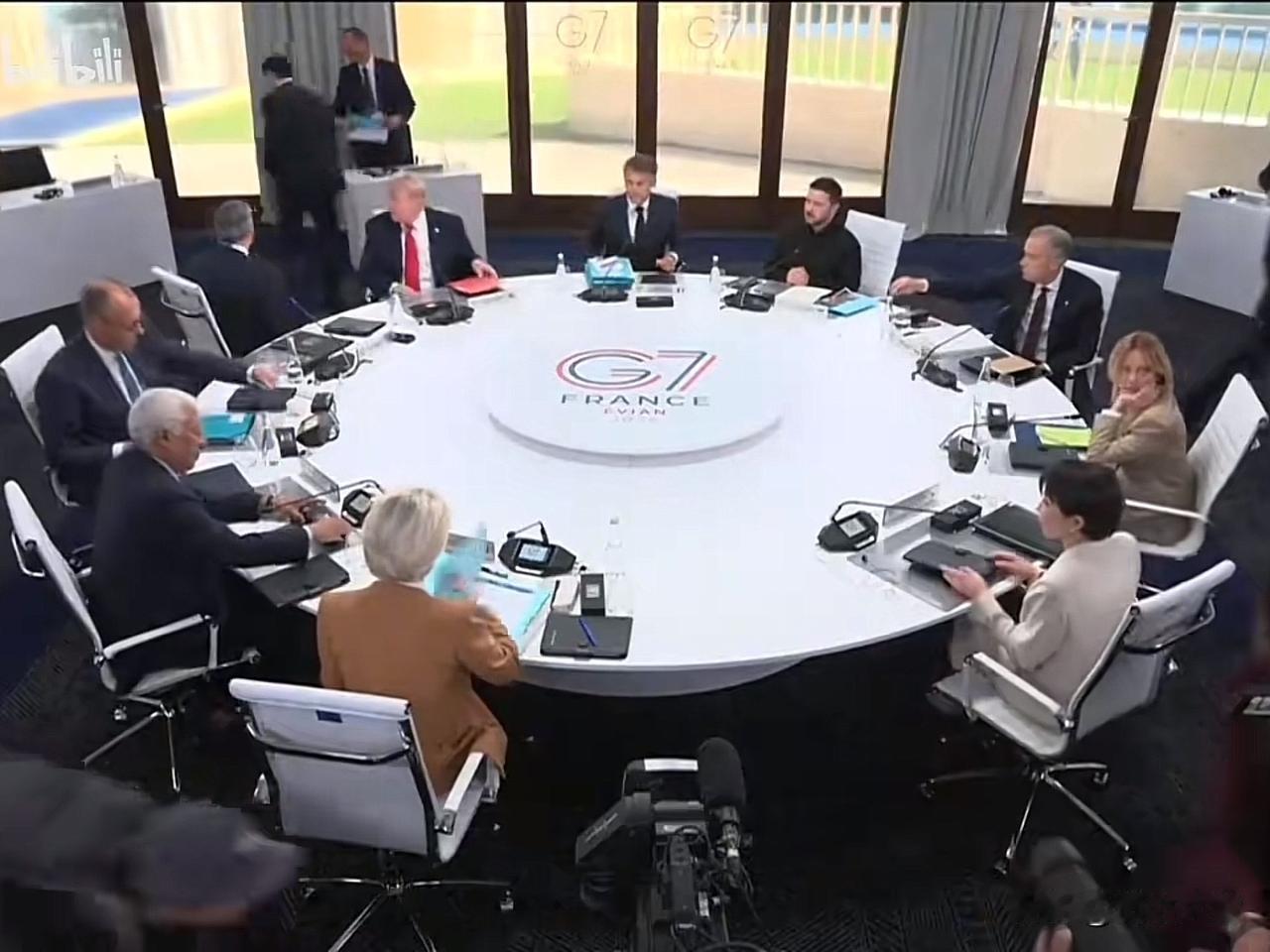 高市早苗称担心中国稀土限制，高市早苗慌了，真正瑟瑟发抖的却是美国！

6月18日