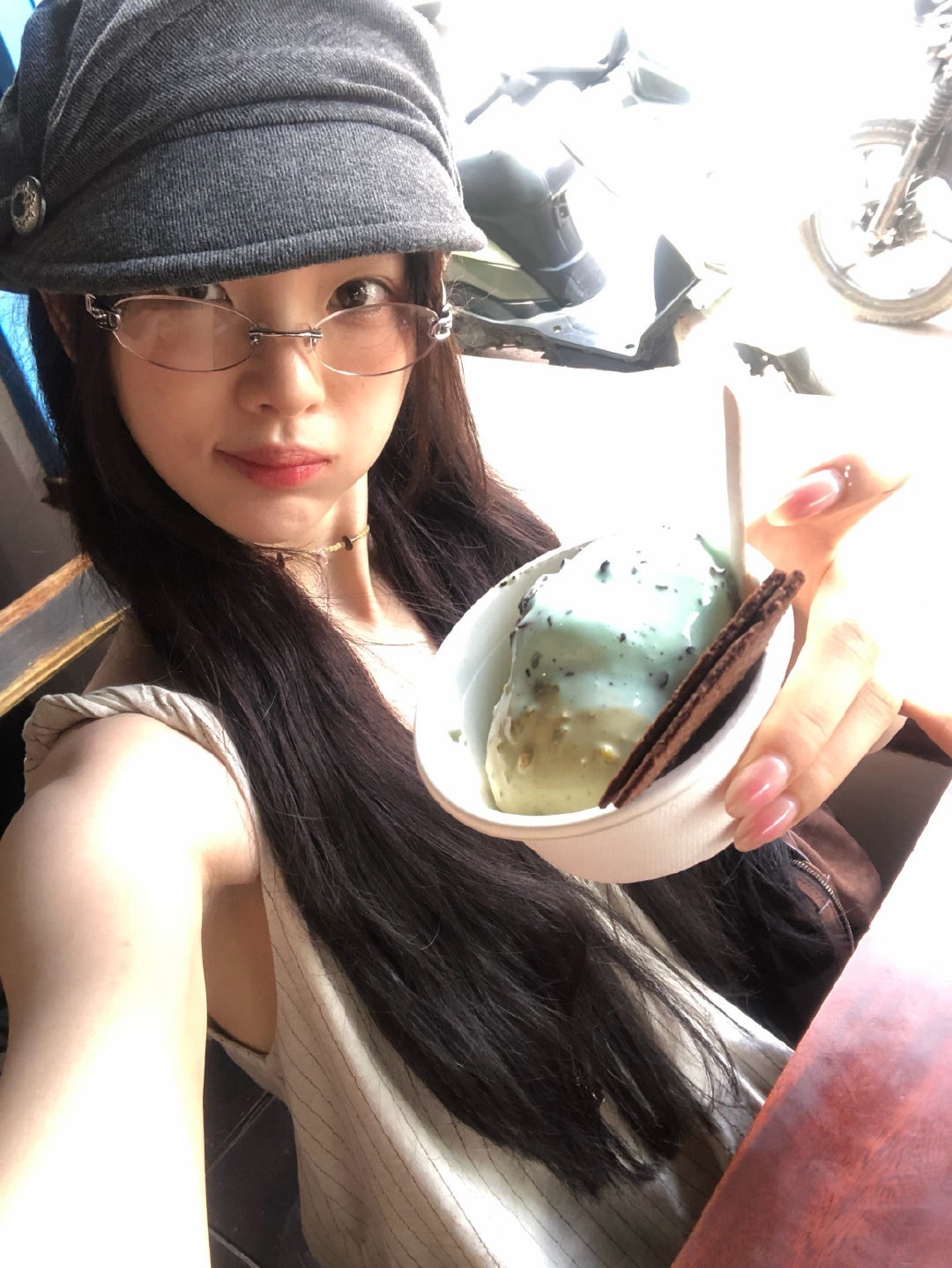 杨超越素颜健身自拍杨超越素颜健身状态卸下浓妆直面原相机，杨超越健身自拍状态在线。
