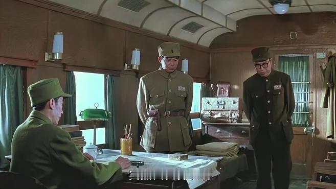 不去打利沃夫，眼光就盯着顿巴斯，这是割章鱼触角的打法，结果，遇到今天的局面，不要