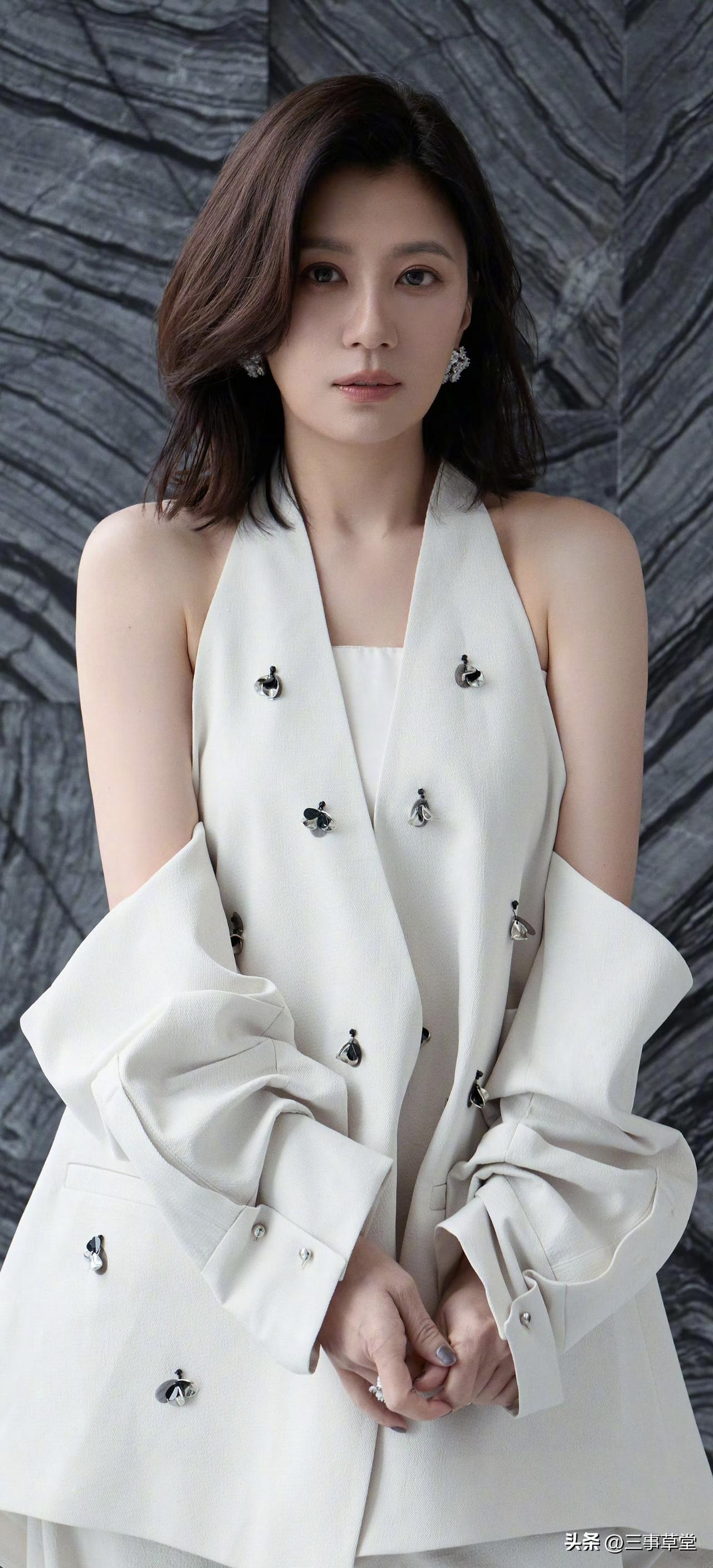 贾静雯！50 多岁的状态，真是绝了！