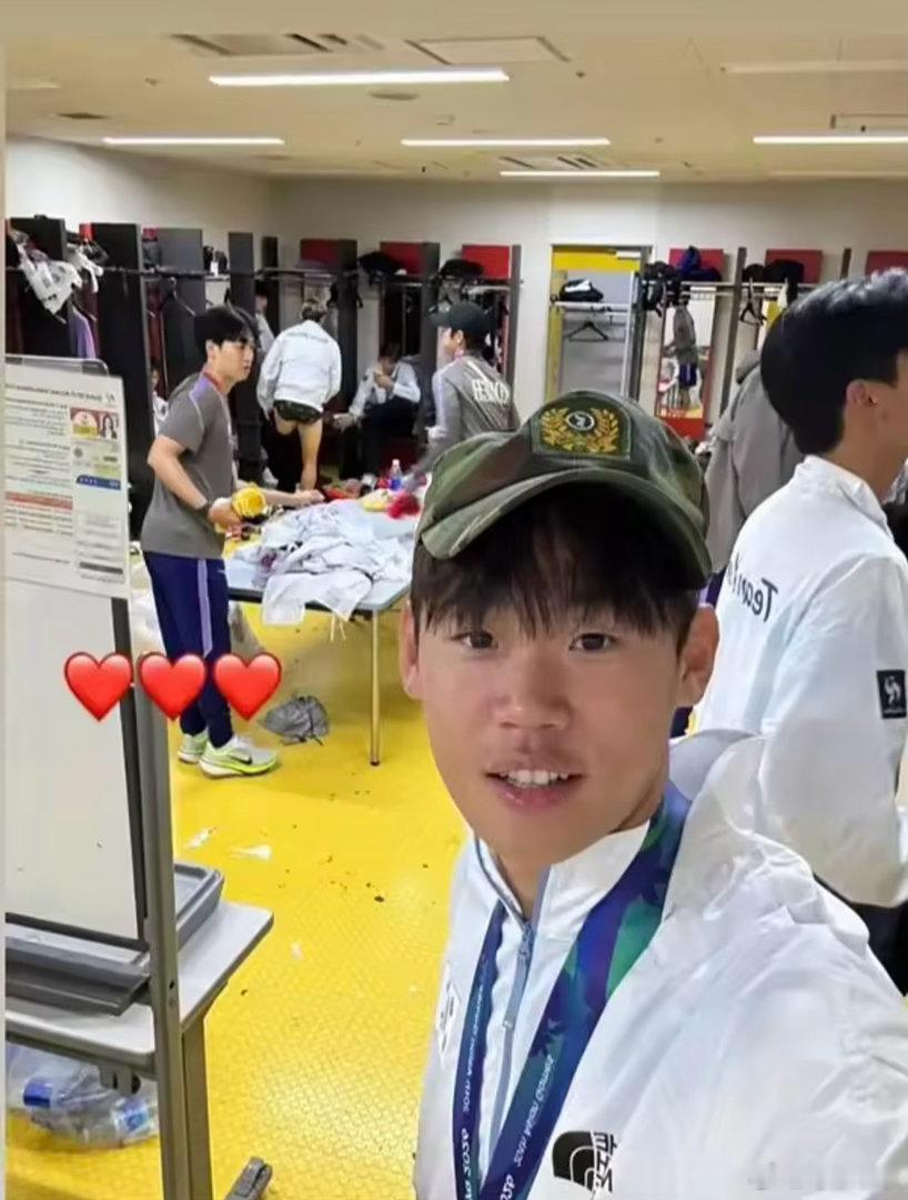 10月4日讯 韩国队在亚运会男足决赛中战胜东道主日本队，获得金牌。这个冠军也确保